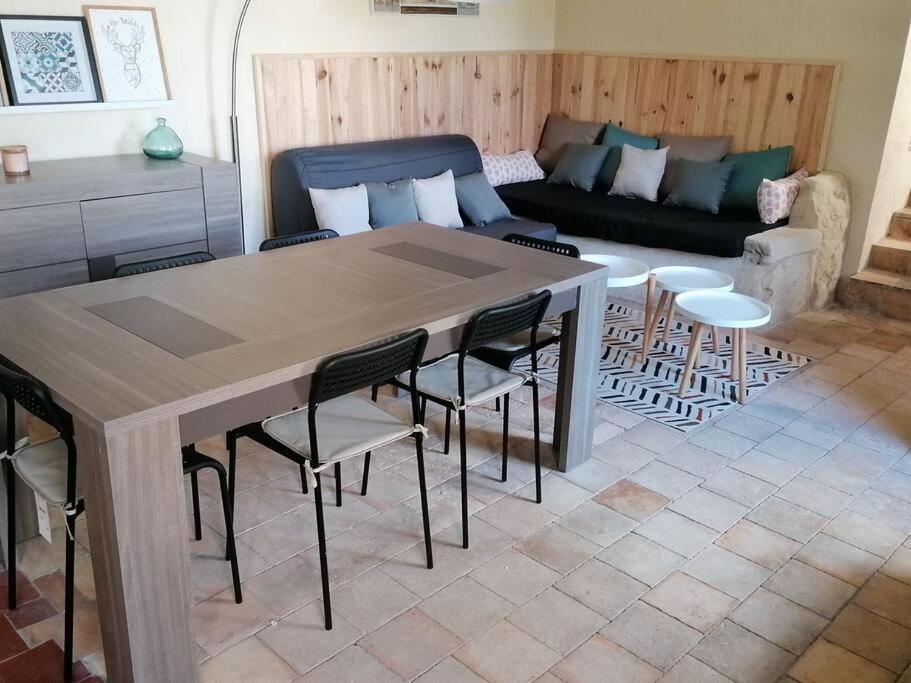 Holiday home Maison Chaleureuse Avec Cheminee Bourgueil